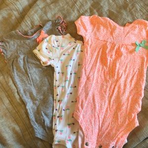 Short sleeved onesies set of 3